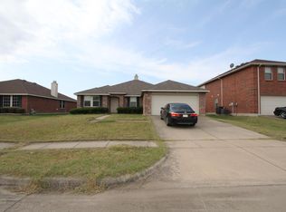 2131 Hacienda Ct, Grand Prairie, TX 75052