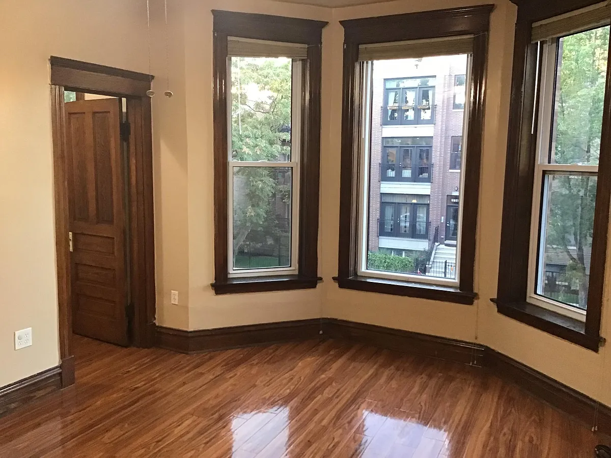 Building Photo - 2707 W Thomas St #2