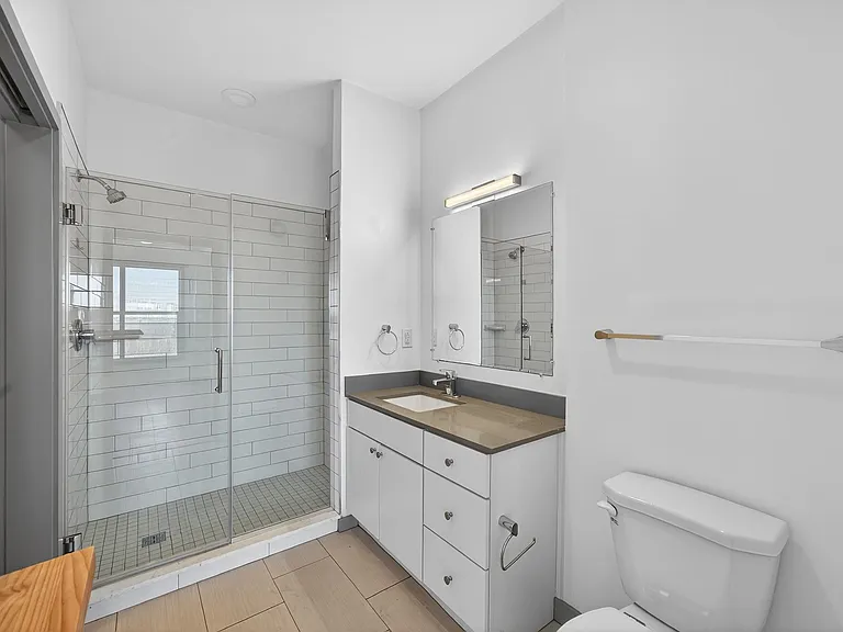 400 Herron Dr #21 — Photo 10