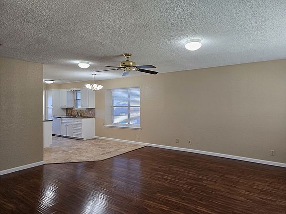 4th image of 230 Kettler Dr