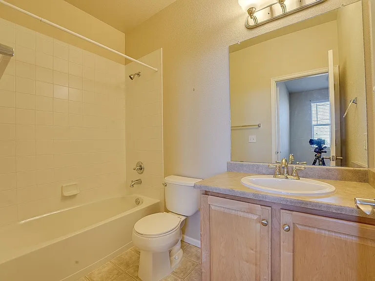 3914 Galileo Dr #B — Photo 28