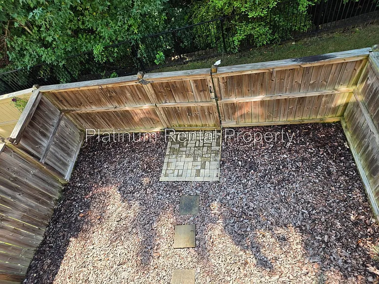 221 Balaban Cir — Photo 68