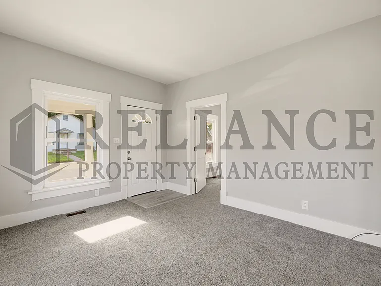 619 Houser Dr — Photo 10