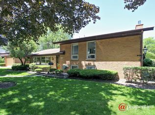 3902 W Estes Ave, Lincolnwood, IL 60712