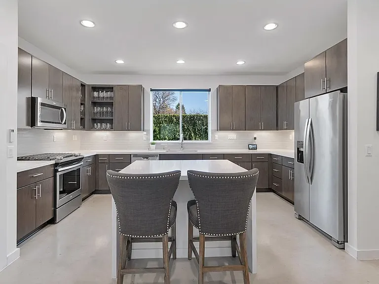 4020 Airport Blvd #7 — Photo 27