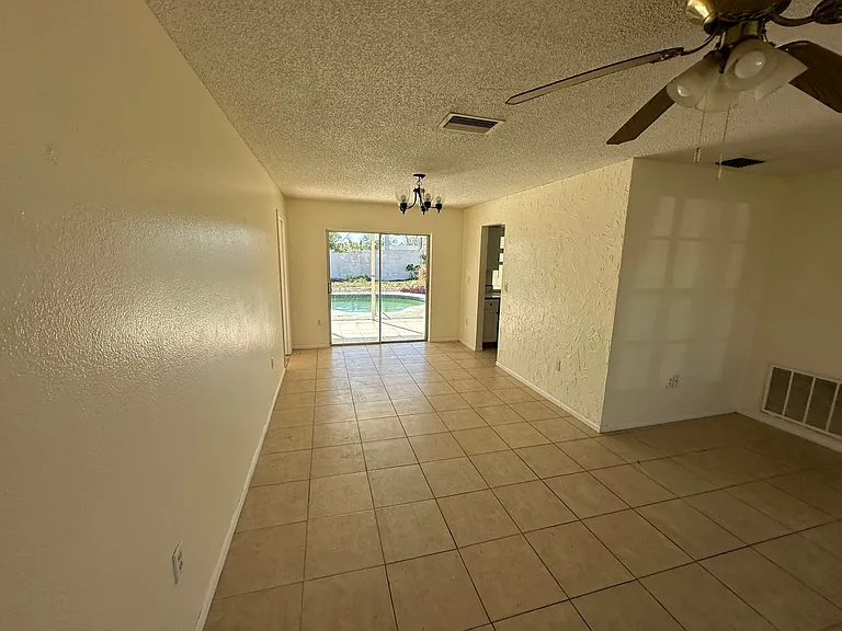 6535 Waterford Cir — Photo 12