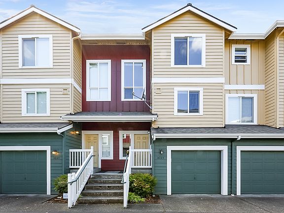 2nd image of 16123 NE 90th Way