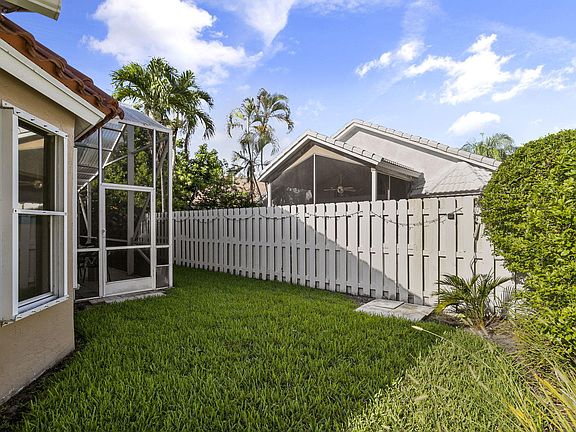 3rd image of 2649 Fairway Cove Court