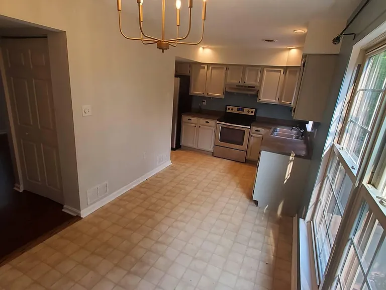 1719 Peyton Randolph Ct — Photo 10