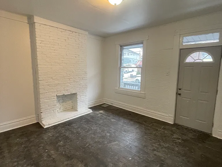 128 S Spring Ave #128 — Photo 4