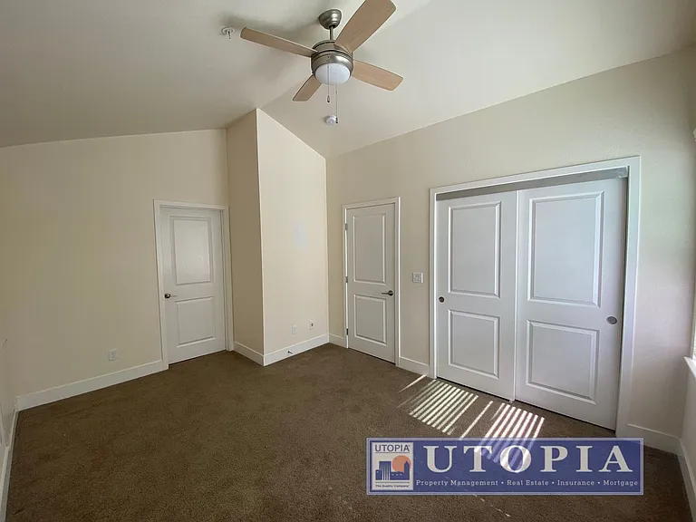 106 Jacobs Ln — Photo 23