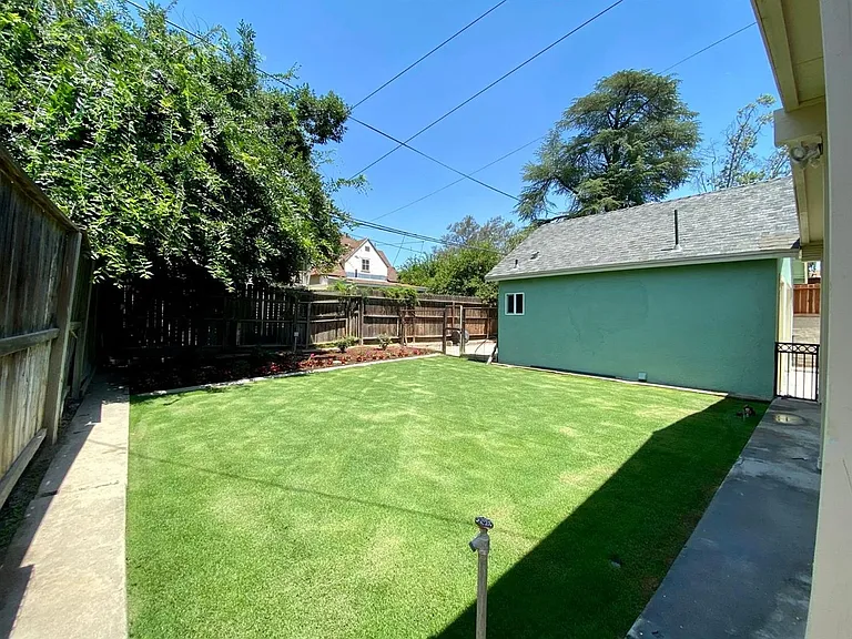 935 E Clinton Ave — Photo 47