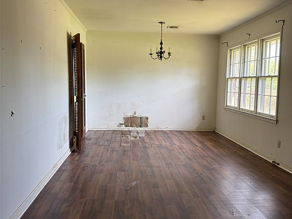 2nd image of 415 W Wilding Dr