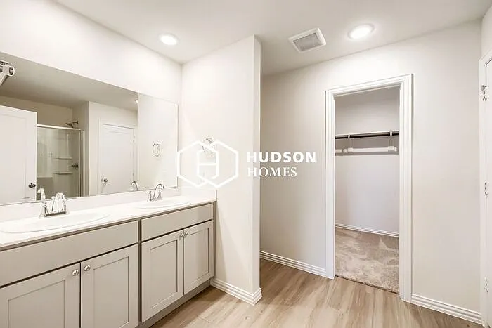414 Rose Ave — Photo 9