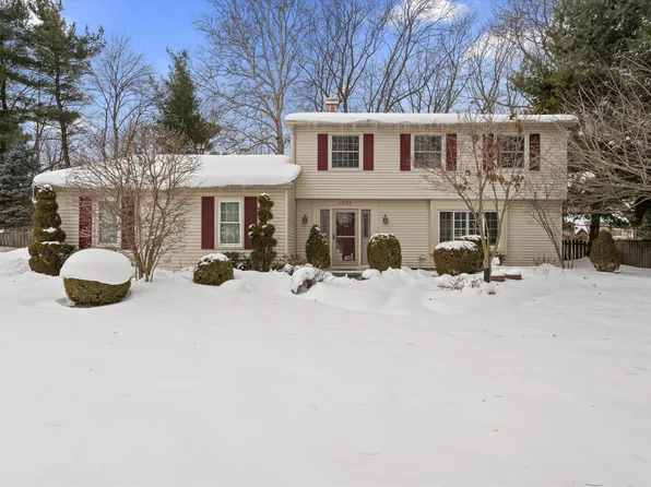 6233 Regent Ct, South Bend, IN 46614