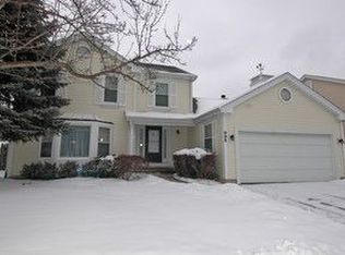 995 Honeysuckle Dr, Wheeling, IL 60090