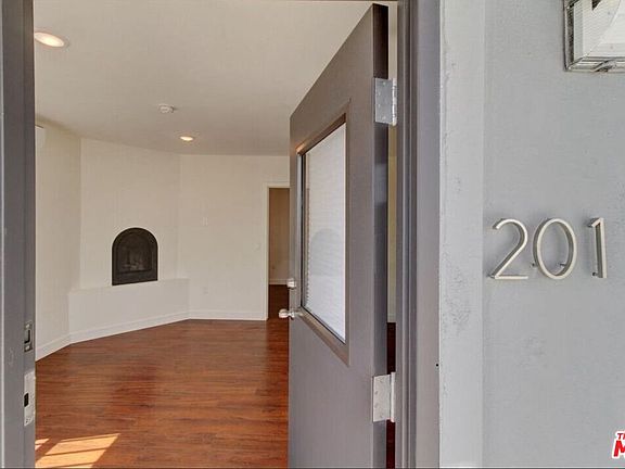 4th image of 15328 S San Pedro St