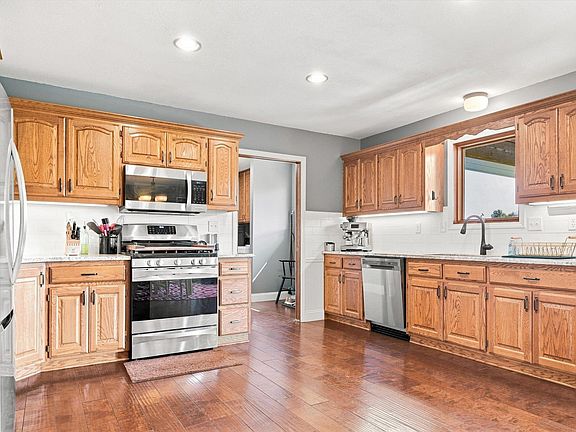 5th image of 848 SE Baldwin Rd