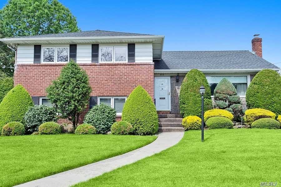 1st image of 303 Oxford Blvd S