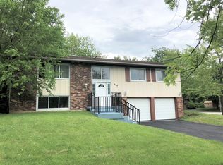 404 Assembly Dr, Bolingbrook, IL 60440