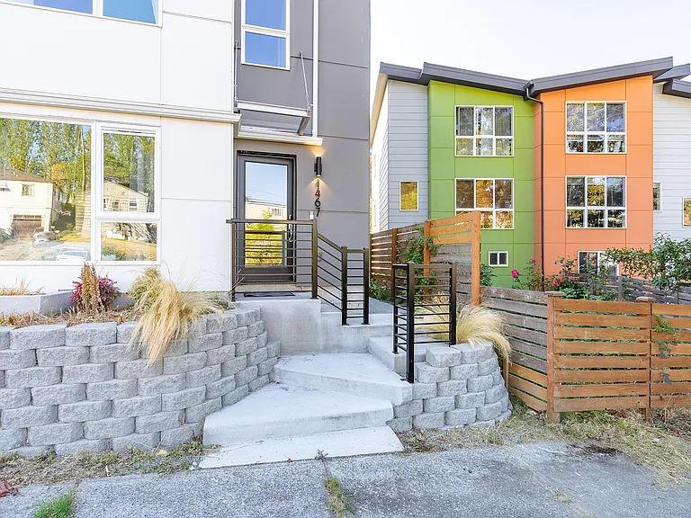 1467 S Columbian Way — Photo 4