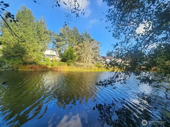 576 Makah Avenue SE, Ocean Shores, WA 98569