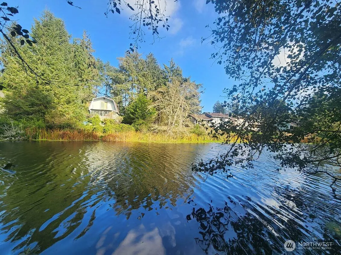 576 Makah Avenue SE photo 1