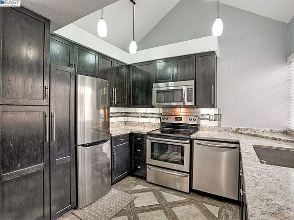 3rd image of 7241 Cronin Cir