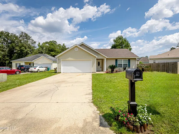 16392 Clearwater Cir, Gulfport, MS 39503