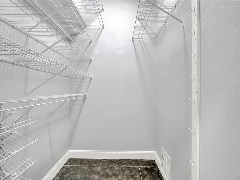 6044 Marella Dr — Photo 30