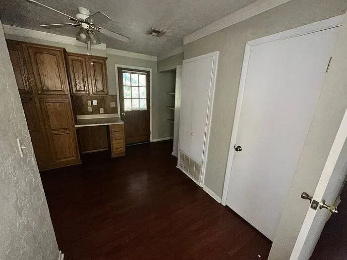 511 Manor Dr — Photo 9