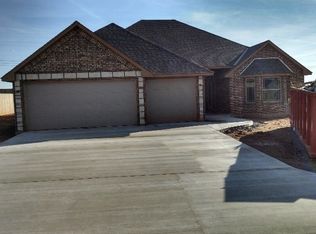 1524 NE Scenic Rdg, Elgin, OK 73538