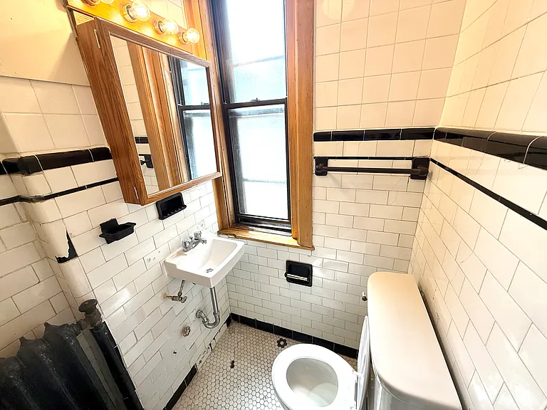 530 W Diversey — Photo 77