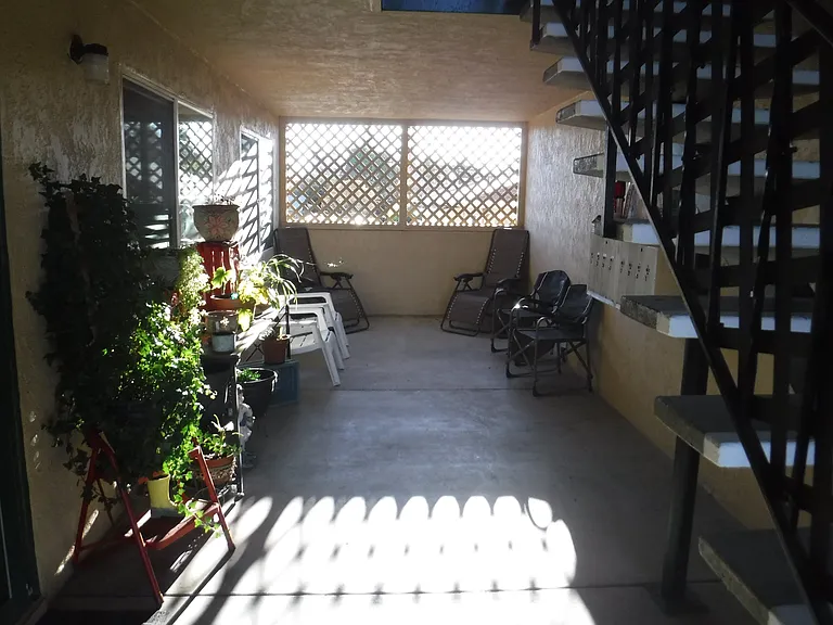 364 16th St #2 — Photo 8