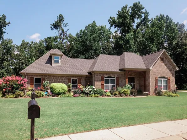 219 Taylor Dr, Taylor, MS 38673