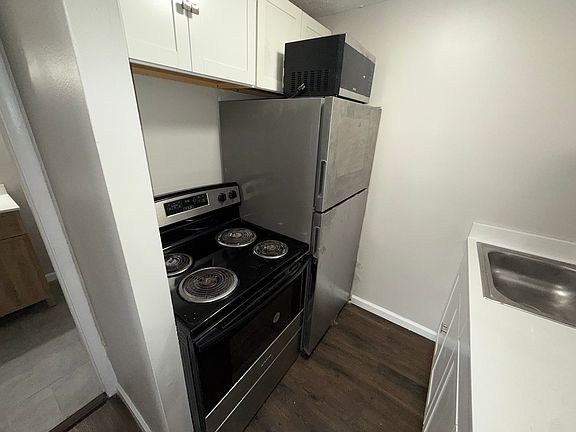4th image of 3022 W 14th St #1B-1Ba-500Sqft