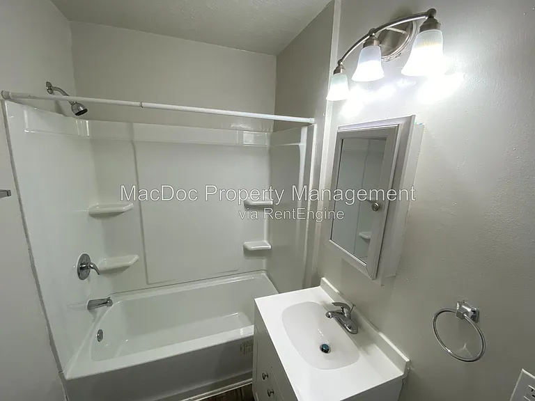 138 Mansfield St — Photo 15