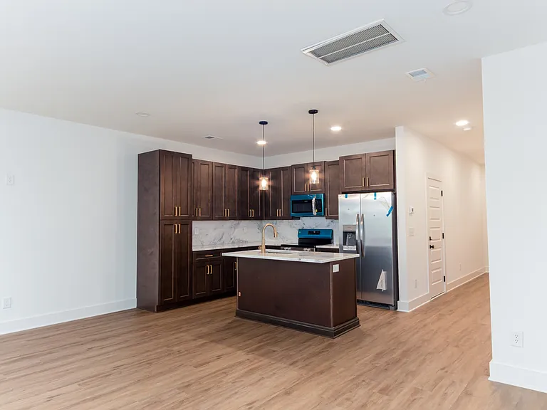 115 High Park Cir — Photo 4