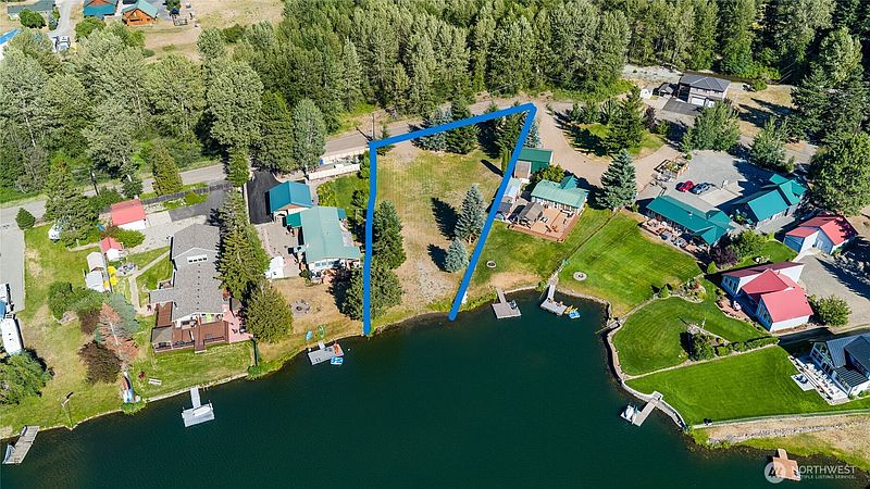 3rd image of 241 Wapiti Drive