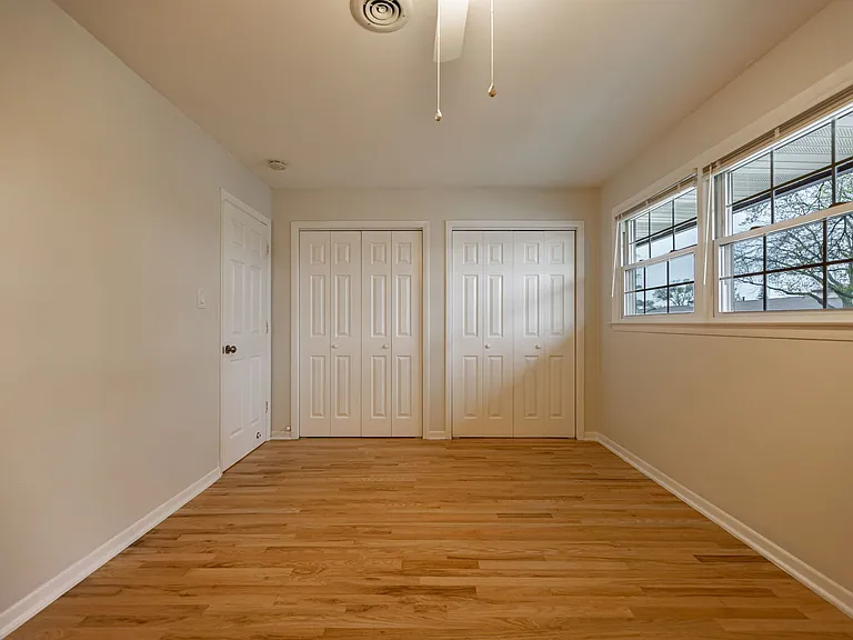 209 Washington Sq #C — Photo 12