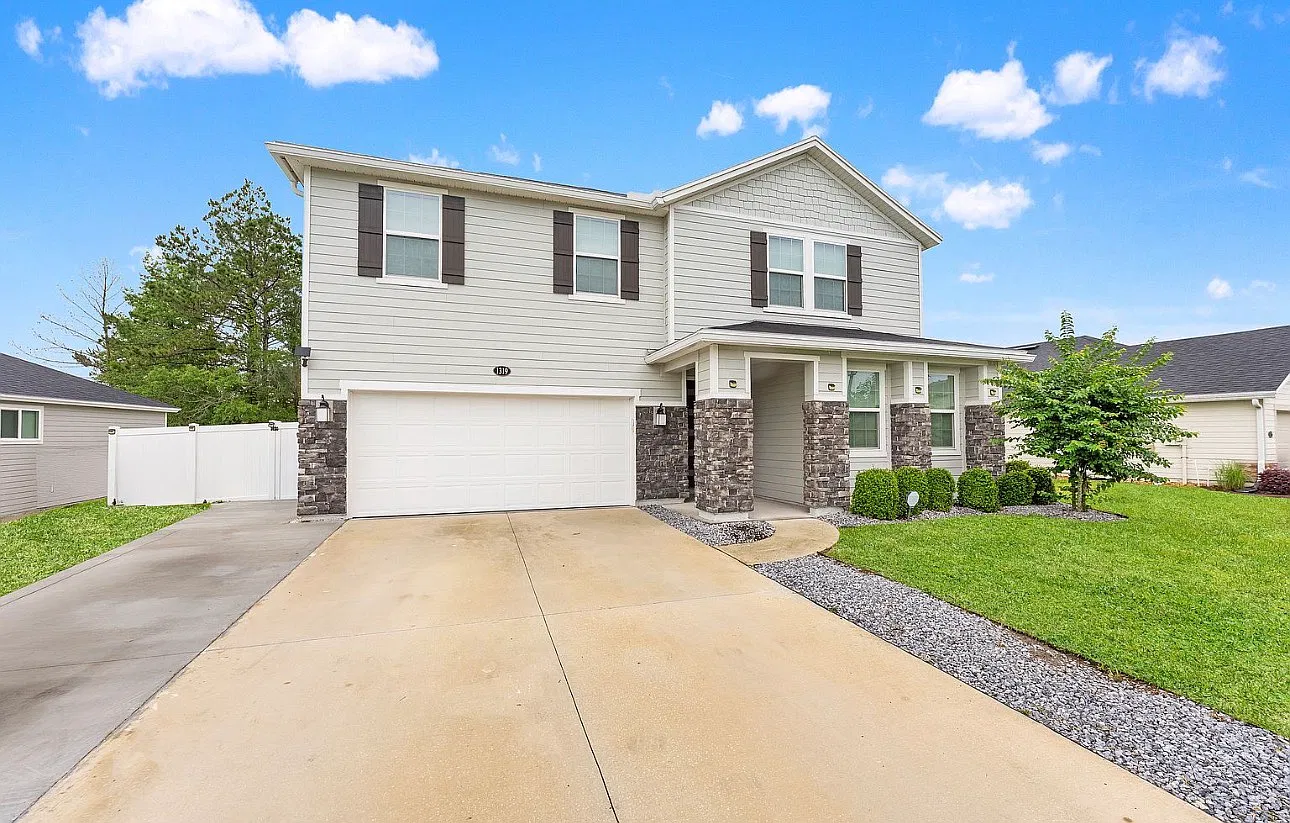 1319 Panther Lake Pkwy — Photo 1