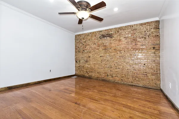 Rented by R New York | media 10