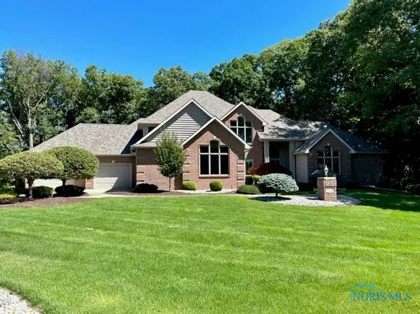 8547 Fox Chase Ln, Defiance, OH 43512