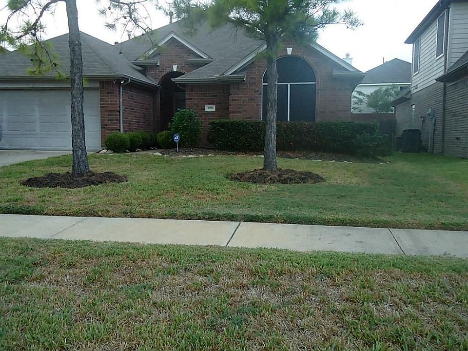 1st image of 10110 Willow Crossing Dr