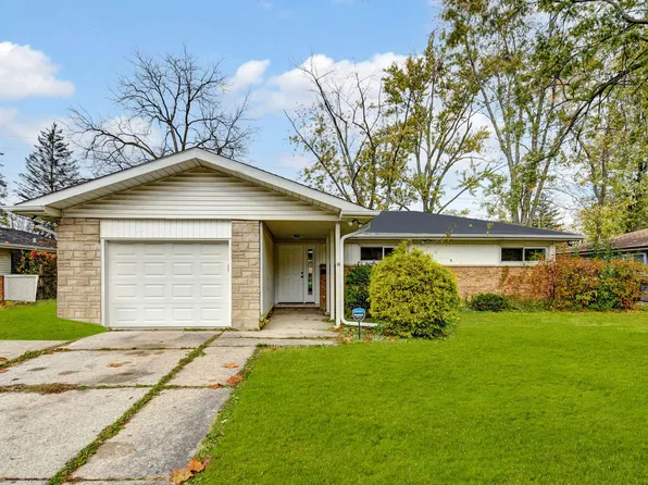 4 Westwood Ct, Park Forest, IL 60466