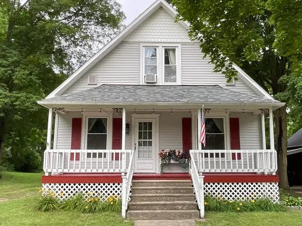 126 East St, Olivet, MI 49076