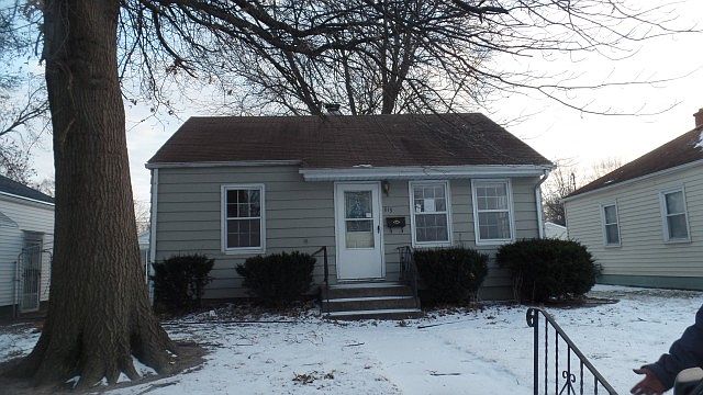 1st image of 619 W 32nd St