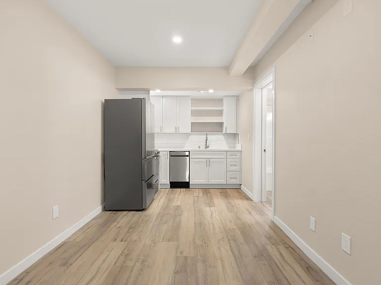 Tyler Arms Apartments - Riverside, CA — Photo 48