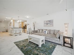 3738 Sandpiper Rd APT 122B, Virginia Beach, VA 23456