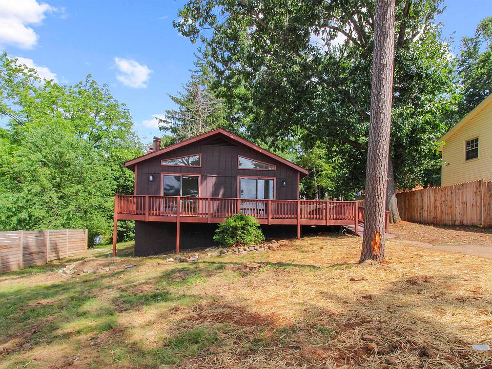 1st image of 416 Woodland Cir